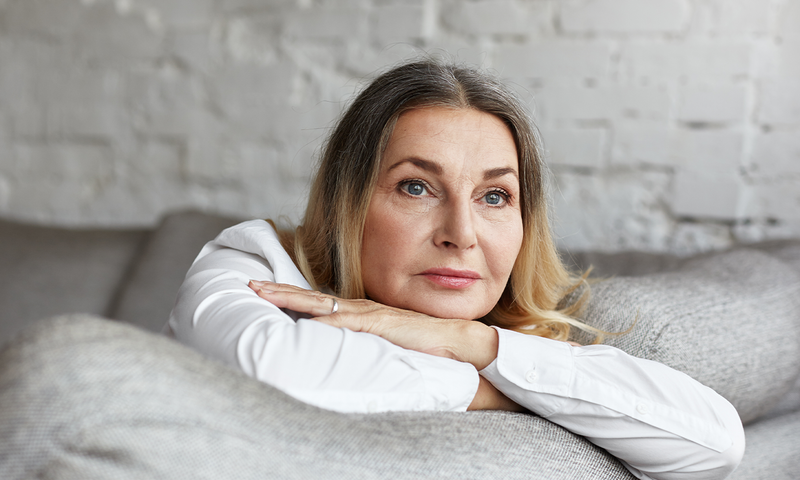 Endlich mal ein wirksames Produkt für Frauen in den Wechseljahren: Wie jede Frau ab 40 mit Energie und Balance durch den Tag schreiten kann, ohne täglich unter Hitzewallungen und Gefühls-Chaos zu leiden und nur 2 Minuten investiert