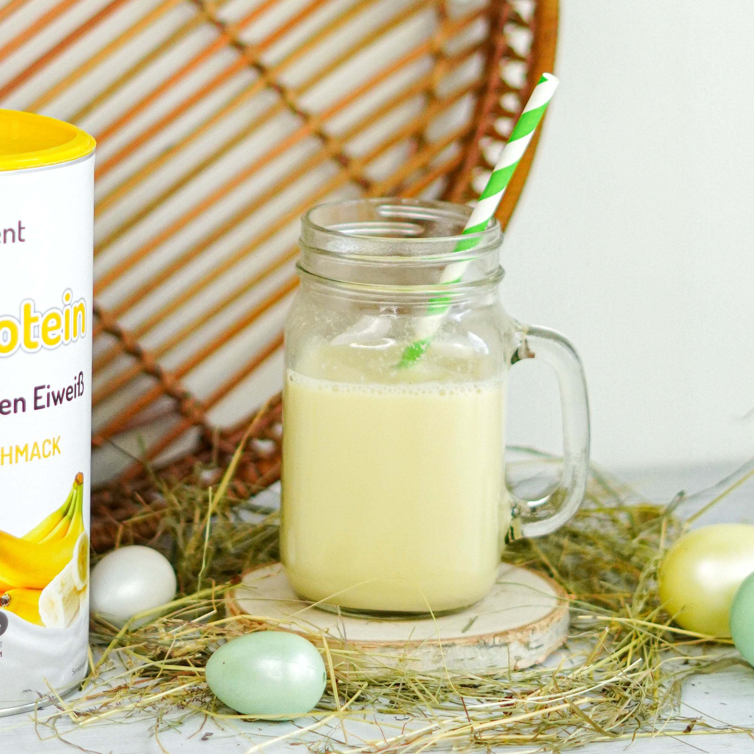 Gesund naschen Ostern: Eiweißshake im Glas, Daily Protein Banane von VitaMoment