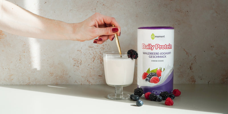 Daily Protein Shake - Waldbeere-Joghurt, 500g - VitaMoment Produkt