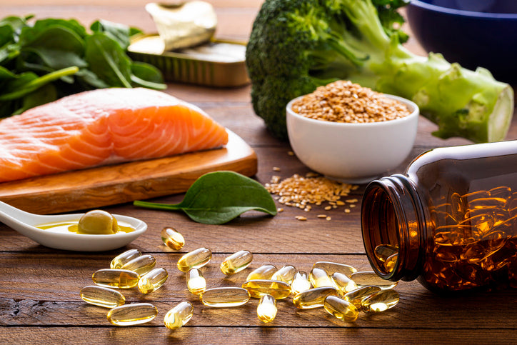 ADHS - Vitamine und Nährstoffe: Omega-3-reiche Lebensmittel mit Omega-3-Kapseln